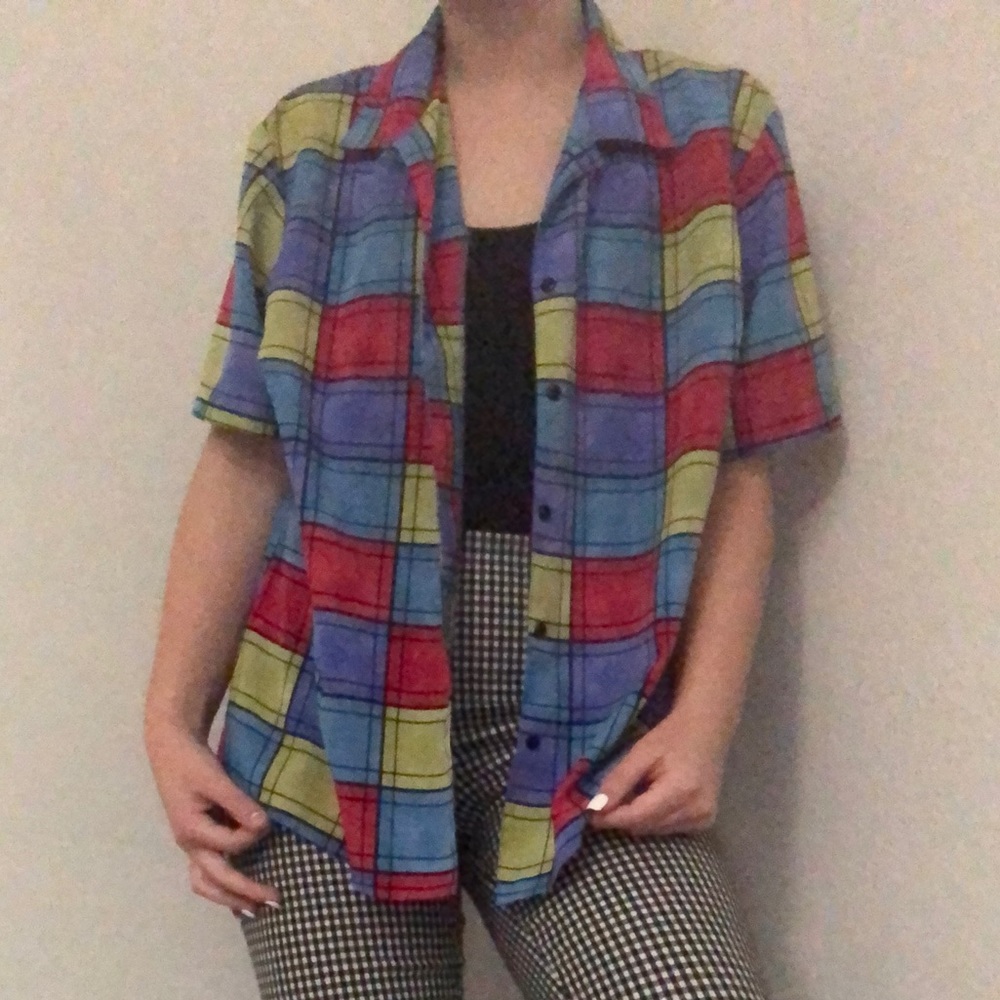 90’s style trendy shirt